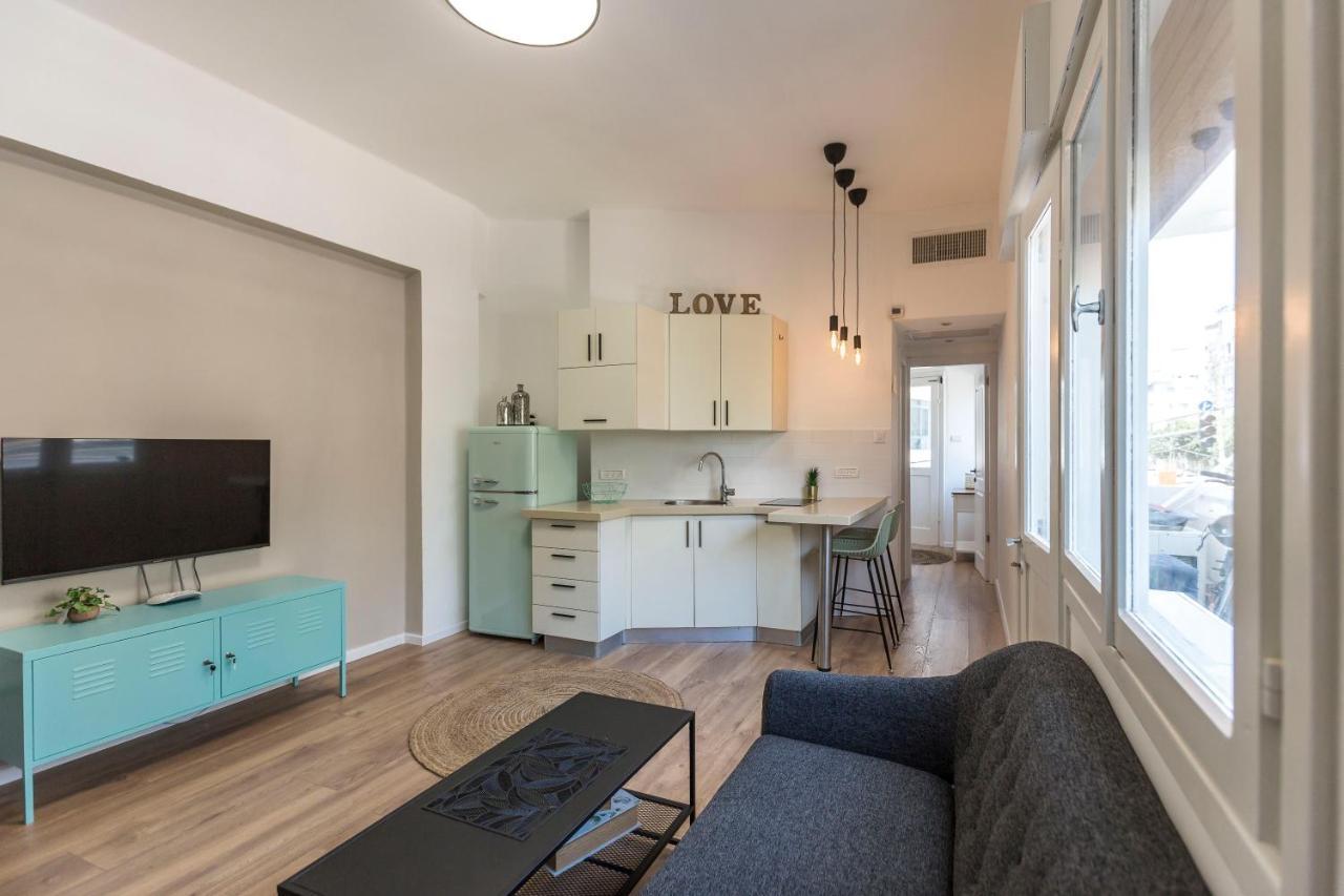 1B Patio Beach House Premium Location W/2 Balcony Tel Aviv Exterior foto